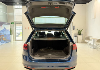 Подержанный автомобиль Volkswagen Passat Wagon 2019 года (9 фото)