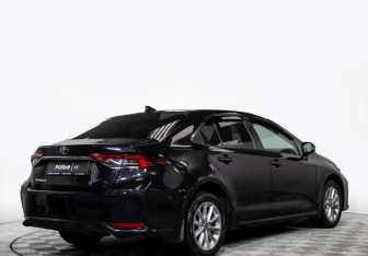 Подержанный автомобиль Toyota Corolla Sedan 2019 года (4 фото)