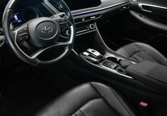 Подержанный автомобиль Hyundai Sonata 2020 года (7 фото)