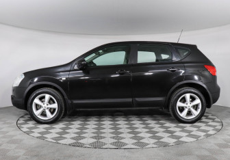 Подержанный автомобиль Nissan Qashqai 2008 года (8 фото)