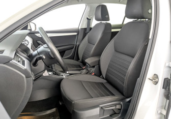 Подержанный автомобиль Skoda Octavia Liftback 2020 года (18 фото)