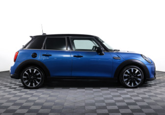 Подержанный автомобиль MINI Hatch 2021 года (4 фото)
