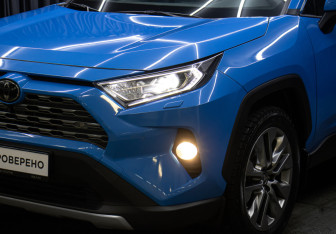 Подержанный автомобиль Toyota RAV4 2020 года (21 фото)