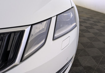 Подержанный автомобиль Skoda Octavia Liftback 2019 года (11 фото)