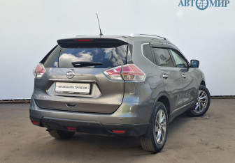 Подержанный автомобиль Nissan X-Trail 2015 года (5 фото)