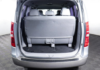 Подержанный автомобиль Hyundai Grand Starex 2018 года (19 фото)