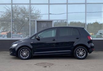 Подержанный автомобиль Volkswagen Golf Plus 2012 года (8 фото)