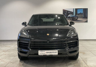 Подержанный автомобиль Porsche Cayenne 2019 года (2 фото)