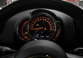 Подержанный автомобиль MINI Countryman 2020 года (13 фото)