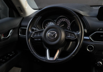 Подержанный автомобиль Mazda CX-5 2019 года (11 фото)