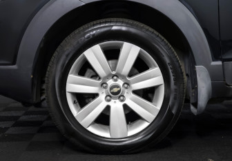 Подержанный автомобиль Chevrolet Captiva 2009 года (17 фото)