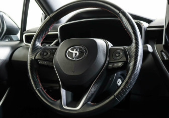 Подержанный автомобиль Toyota Corolla Sedan 2021 года (11 фото)