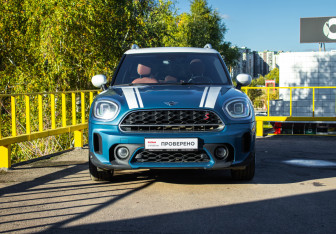 Подержанный автомобиль MINI Countryman 2020 года (2 фото)