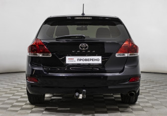 Подержанный автомобиль Toyota Venza 2013 года (6 фото)