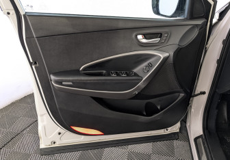 Подержанный автомобиль Hyundai Santa Fe 2012 года (19 фото)