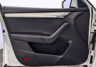 Подержанный автомобиль Skoda Octavia Liftback 2018 года (19 фото)