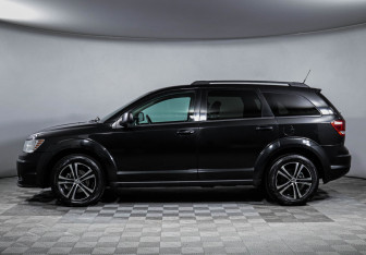 Подержанный автомобиль Dodge Journey 2011 года (8 фото)