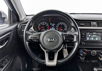 Подержанный автомобиль Kia Rio Hatchback 2021 года (21 фото)