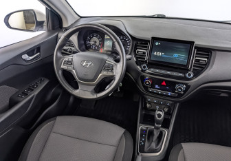 Подержанный автомобиль Hyundai Solaris Sedan 2021 года (29 фото)