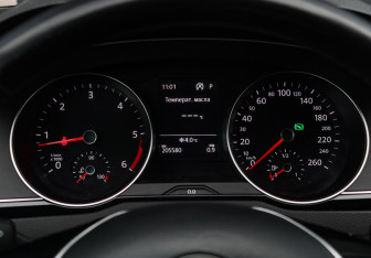 Подержанный автомобиль Volkswagen Passat Wagon 2018 года (24 фото)