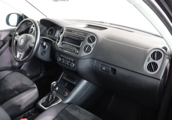 Подержанный автомобиль Volkswagen Tiguan 2013 года (8 фото)