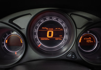 Подержанный автомобиль Citroen C4 Sedan 2013 года (12 фото)