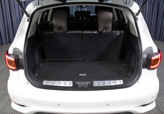 Подержанный автомобиль Infiniti QX60 2019 года (10 фото)