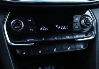 Подержанный автомобиль Hyundai Santa Fe 2019 года (19 фото)