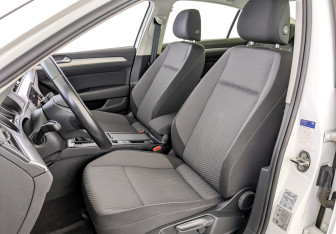 Подержанный автомобиль Volkswagen Passat Sedan 2020 года (20 фото)