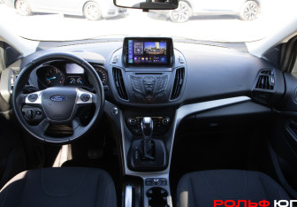 Подержанный автомобиль Ford Kuga 2013 года (12 фото)