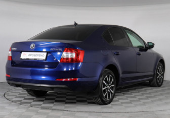 Подержанный автомобиль Skoda Octavia Liftback 2016 года (5 фото)