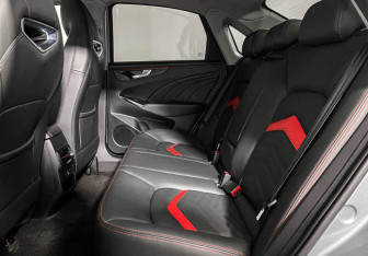 Подержанный автомобиль Kaiyi E5 2023 года (10 фото)