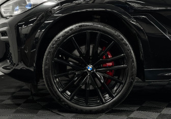 Подержанный автомобиль BMW X6 2022 года (7 фото)
