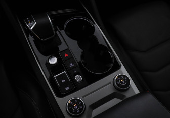 Подержанный автомобиль Volkswagen Touareg 2022 года (18 фото)