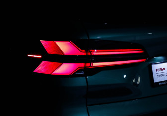 Подержанный автомобиль BMW X5 M 2025 года (20 фото)