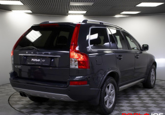 Подержанный автомобиль Volvo XC90 2011 года (26 фото)