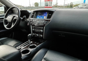 Подержанный автомобиль Nissan Pathfinder 2014 года (9 фото)