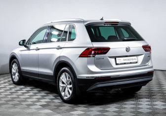 Подержанный автомобиль Volkswagen Tiguan 2018 года (7 фото)