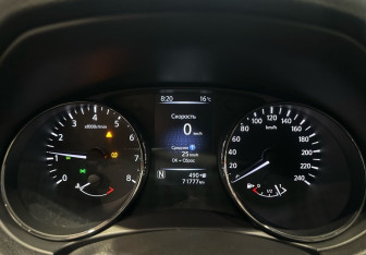 Подержанный автомобиль Nissan X-Trail 2020 года (13 фото)