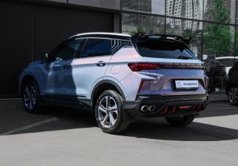 Подержанный автомобиль Geely Coolray 2023 года (6 фото)