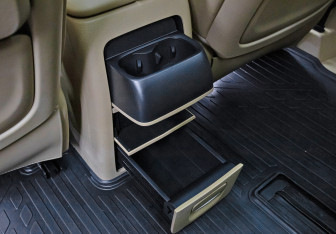 Подержанный автомобиль Voyah Dream 2023 года (21 фото)