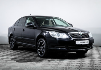 Подержанный автомобиль Skoda Octavia Liftback 2012 года (3 фото)