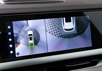 Подержанный автомобиль Geely Monjaro 2023 года (14 фото)