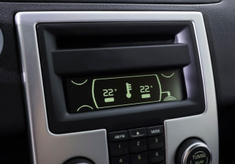 Подержанный автомобиль Volvo S40 2010 года (21 фото)