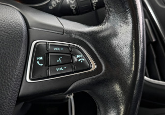 Подержанный автомобиль Ford Focus Hatchback 2017 года (28 фото)