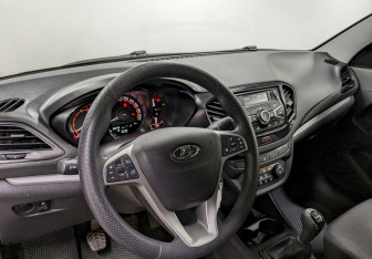 Подержанный автомобиль LADA (ВАЗ) Vesta Sedan 2020 года (13 фото)