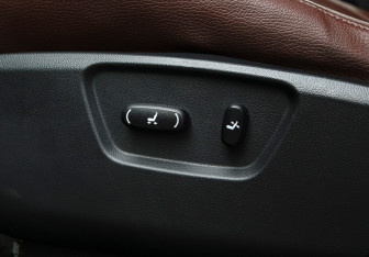 Подержанный автомобиль Opel Antara 2013 года (18 фото)