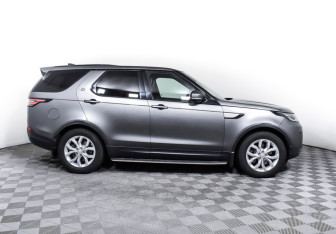 Подержанный автомобиль Land Rover Discovery 2017 года (6 фото)