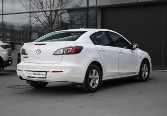 Подержанный автомобиль Mazda 3 Sedan 2013 года (4 фото)