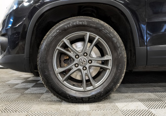 Подержанный автомобиль Volkswagen Tiguan 2014 года (18 фото)